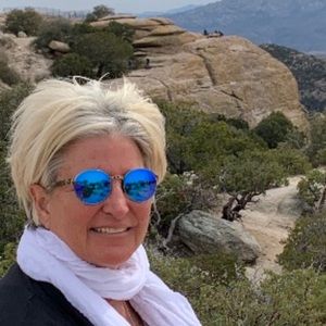 Meet your Posher, Elizabeth